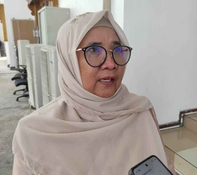 $rows[judul]